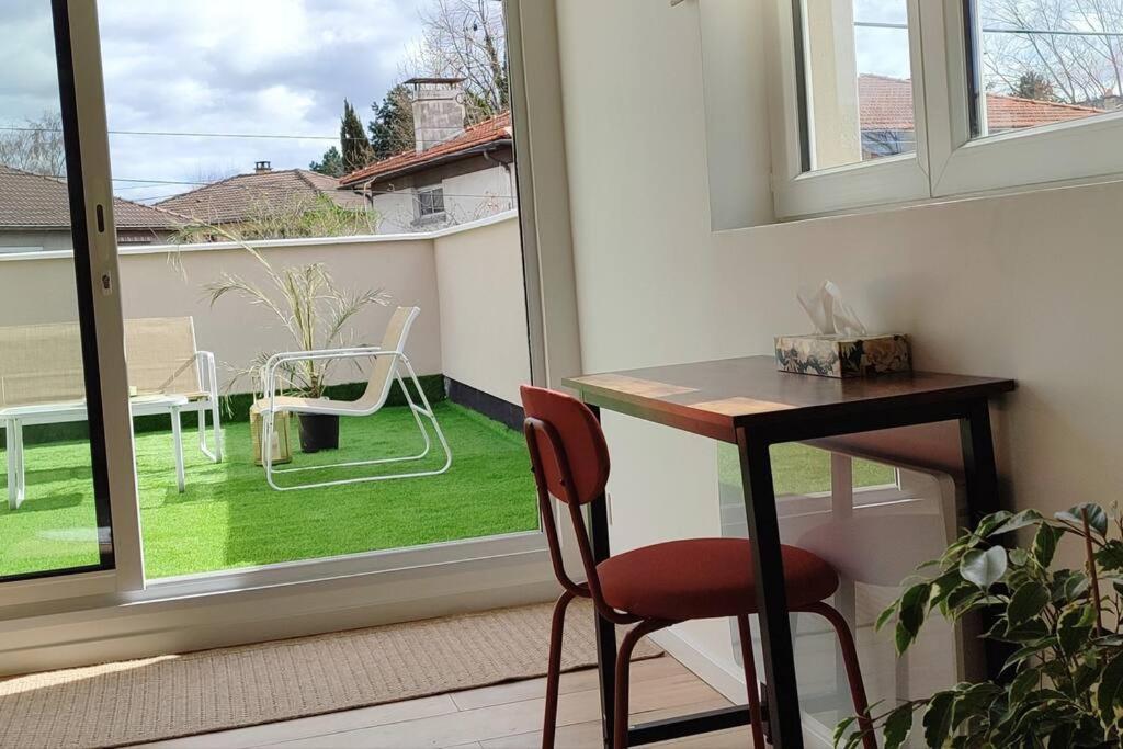 Maison Cosy Terrasse Ensoleille แคลร์มงต์-แฟร์รองด์ ภายนอก รูปภาพ