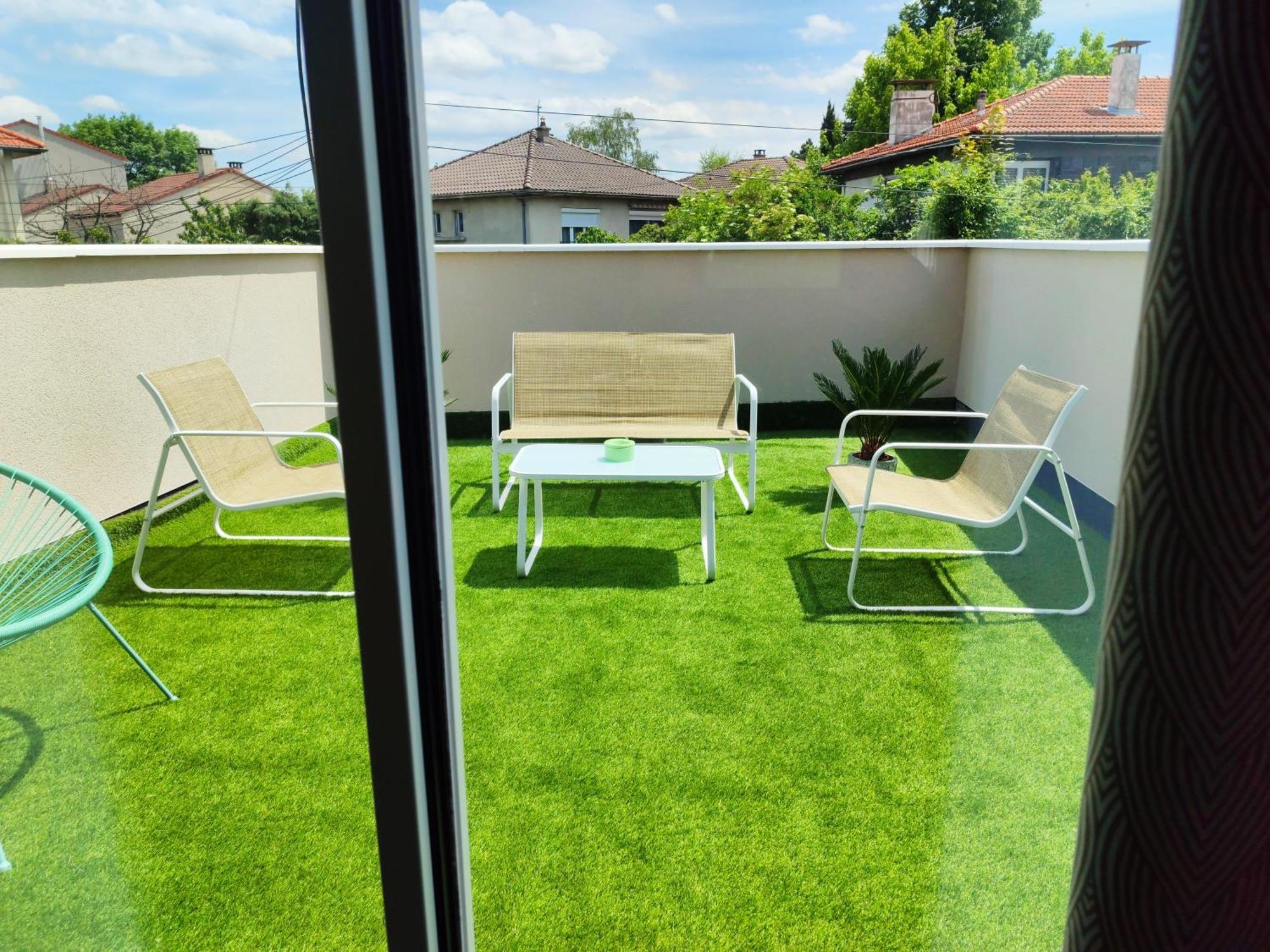 Maison Cosy Terrasse Ensoleille แคลร์มงต์-แฟร์รองด์ ภายนอก รูปภาพ